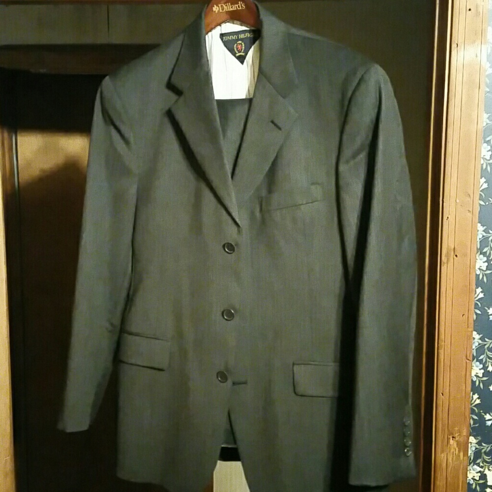 Tommy Hilfiger Suit